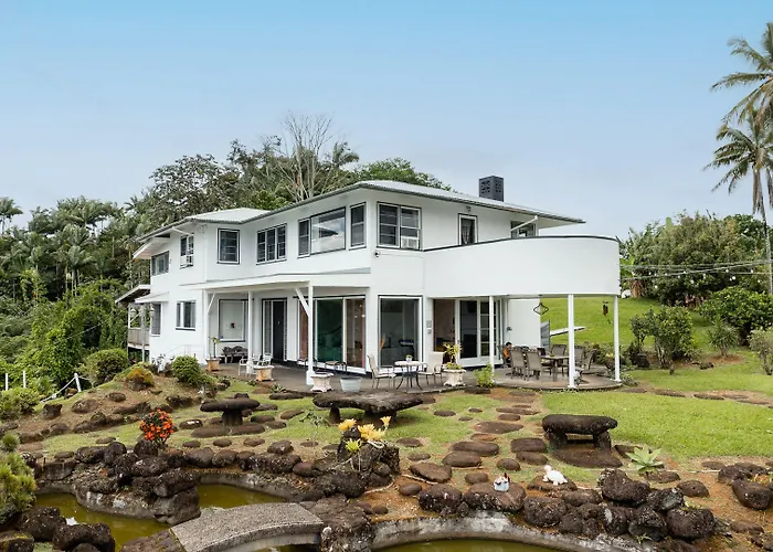 Private Villa: Hilltop Legacy Vacation Rental