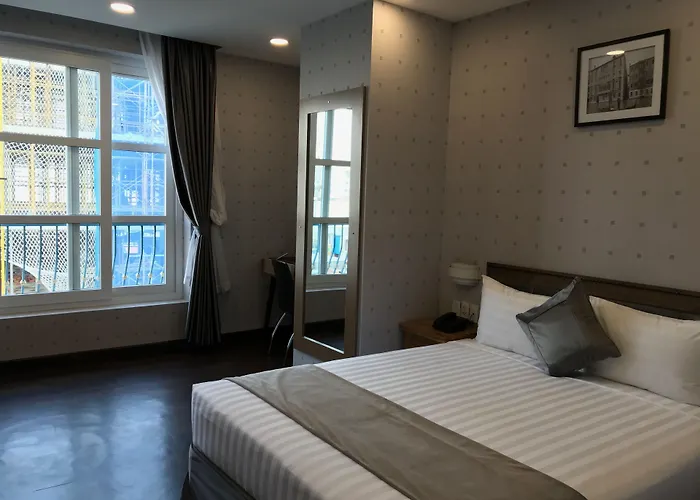 In Luxury hotels Emerald Central