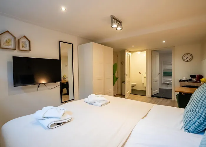 Nassau Canal Suites - In The Heart Of The City