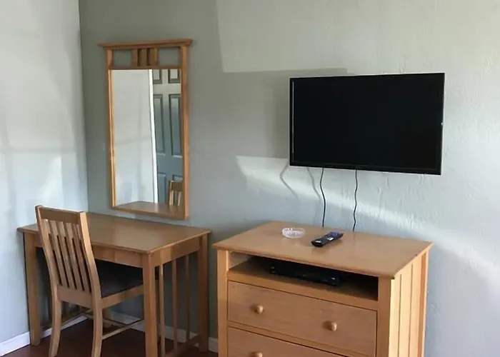 Economy Inn