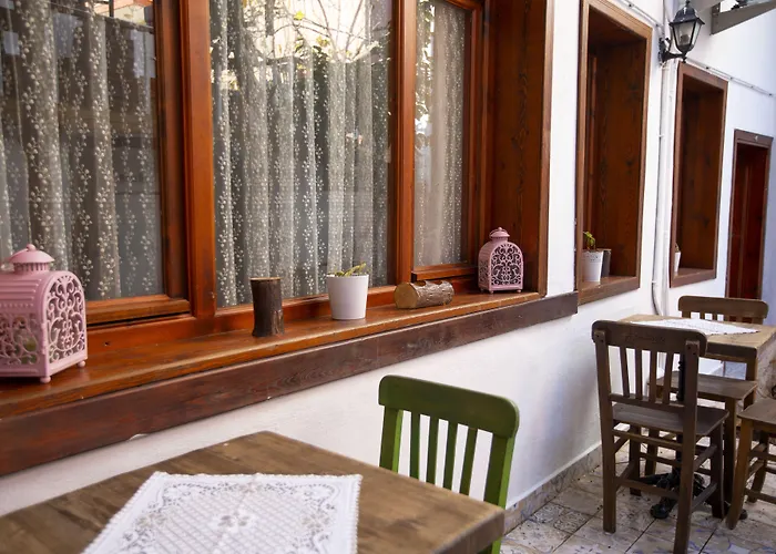 Hostel: Lily Town Hotel