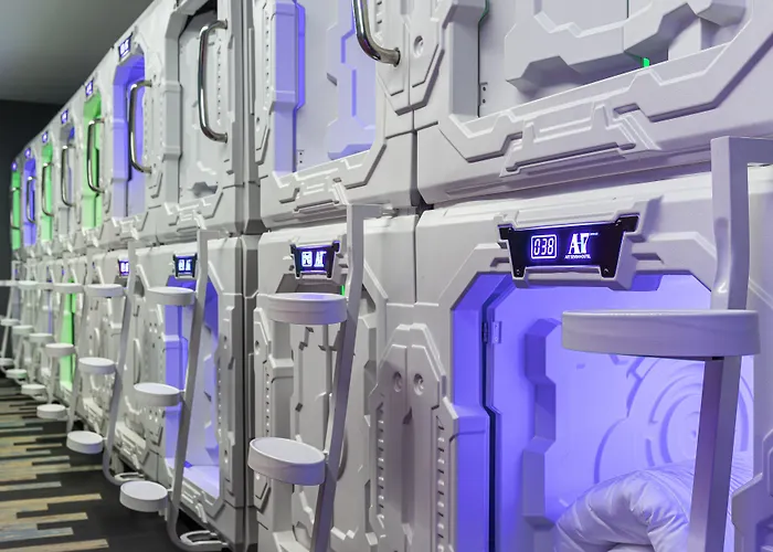 Family Hotel: Art Seven Hostel Capsules