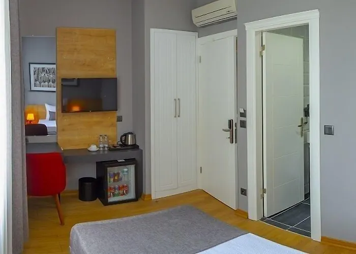 Uzer Otel