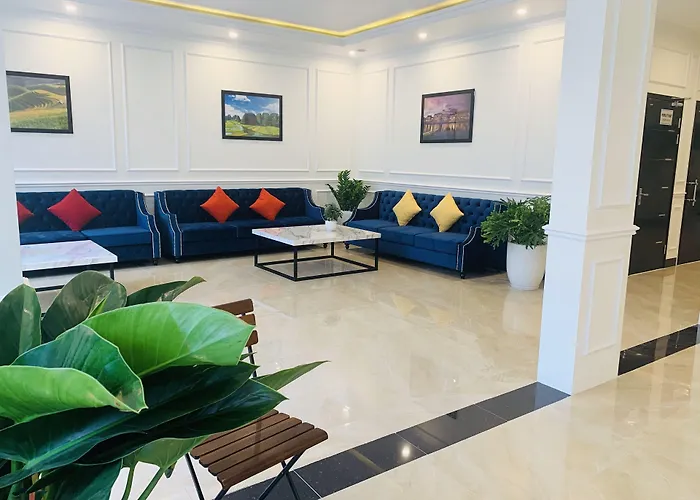 Paragon House And Residence