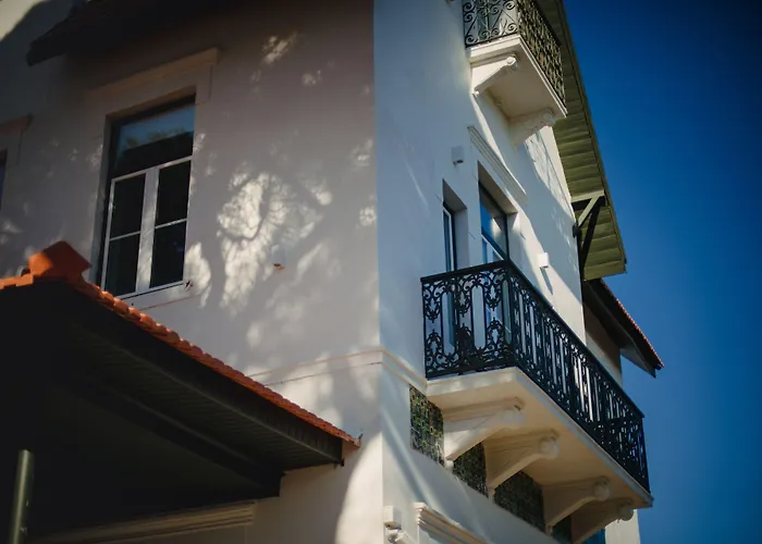 House In - Adults Only