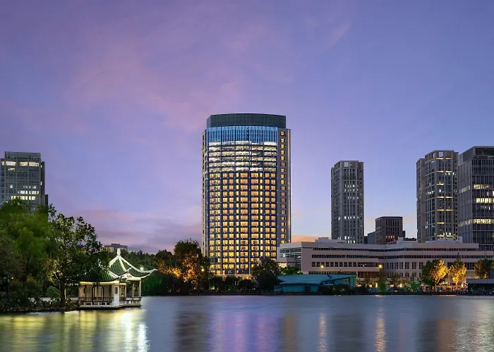 Hualuxe Shanghai Changfeng Park By Ihg