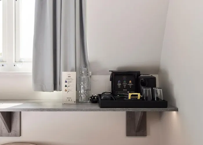 Cheap hotel: The Edwin Hotel
