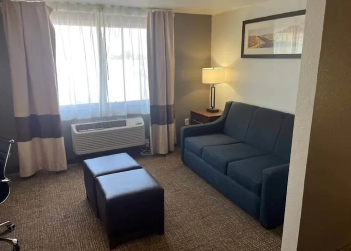 Comfort Inn & Suites North - Deer Valley