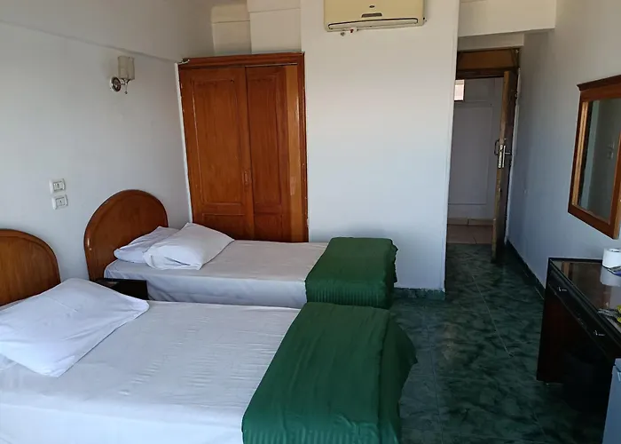 Cheap hotel: Royal Crown Residents Hotel عائلات فقط Families Only