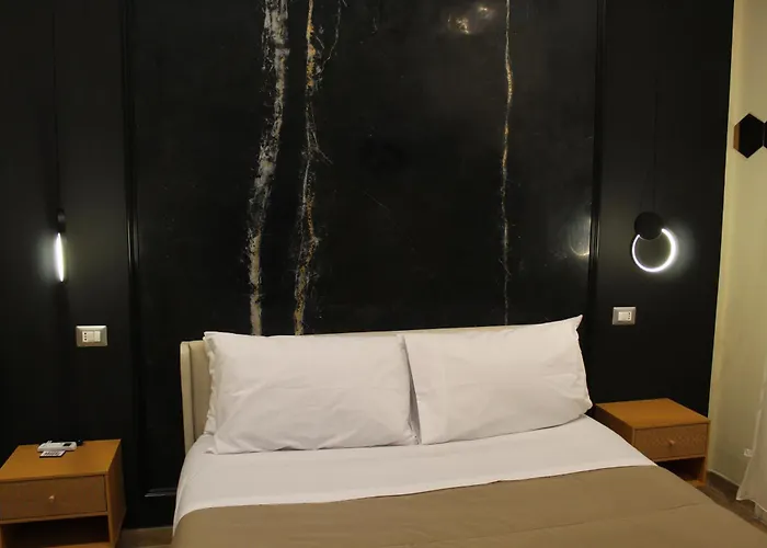 BlackWoody Contemporary Rooms - Napoli Centro Storico Via Toledo