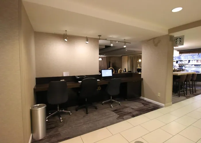 Hotel: Courtyard By Marriott Indianapolis South