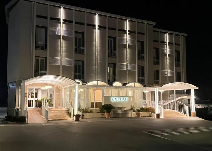Hotel Holiday