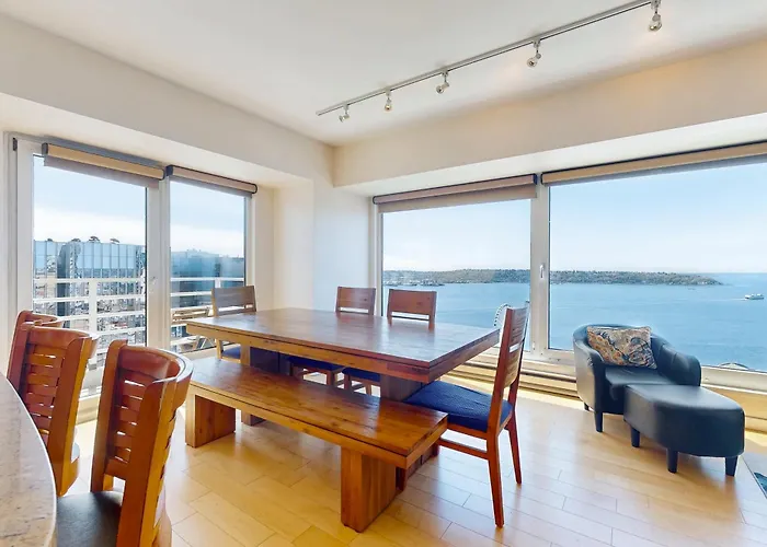 Apartment: Newmark Bayview Luxury Suite