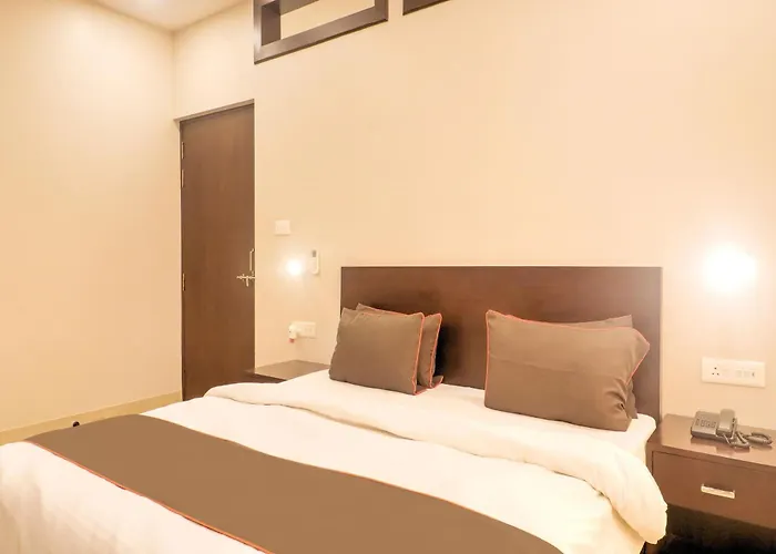 Hotel with pool: Super Townhouse Amaraa Farms Near Lulu Hypermarket