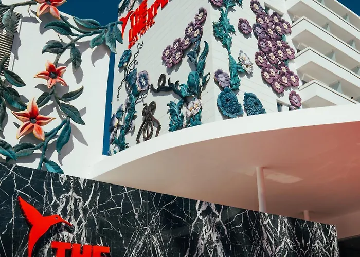 5-Sterne-Hotel: The Unexpected Ibiza Hotel - Ushuaia Club Entrance Included (Adults Only)