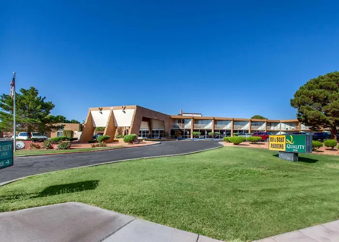 Motel: Quality Inn View Of Lake Powell - Page