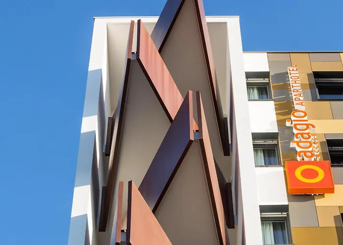 Pet Friendly hotel: Aparthotel Adagio Access Montpellier Centre