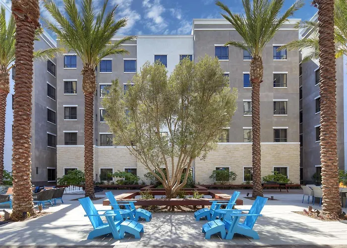 Hotels with pool Homewood Suites By Hilton San Diego Circle/Seaworld Area
