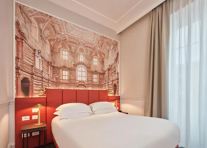 Luxury hotel only: Palazzo Caracciolo Naples