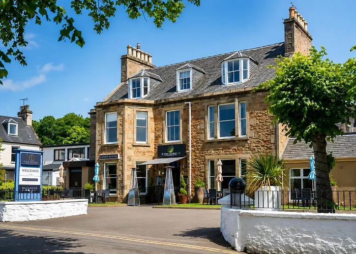 Hotels with tennis Glenmoriston Townhouse