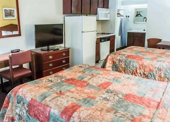 Motels Suburban Studios Tallahassee Near University