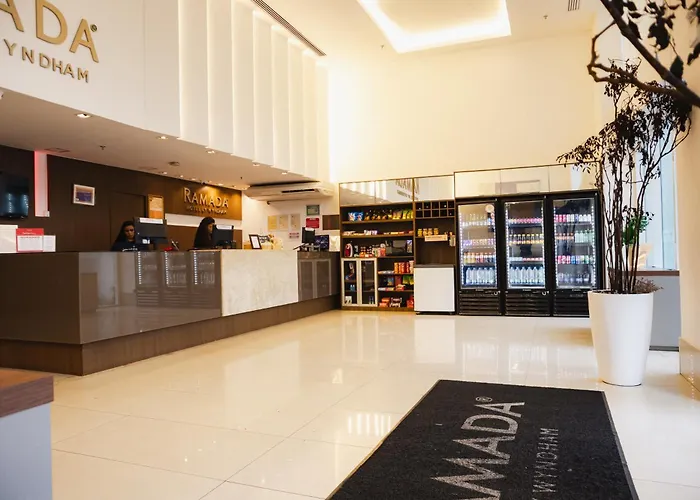 Ramada Hotel & Suites Campos Pelinca