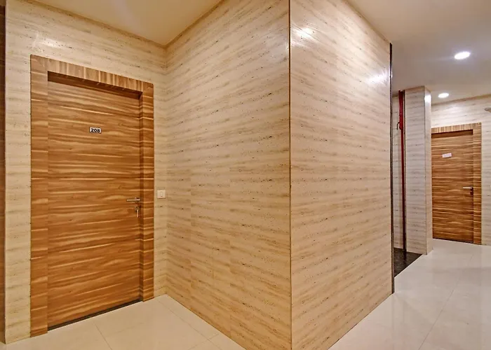 Super Townhouse Hotel All In One Near City Centre Salt Lake