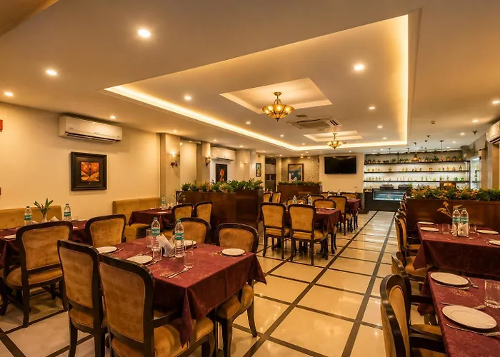 Airport La Sapphire & Restaurant
