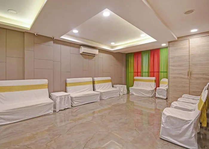 Super Townhouse Hotel All In One Near City Centre Salt Lake