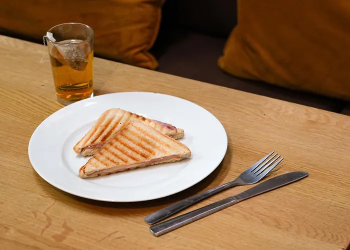 Aerohotel Barcelona Airport 24h