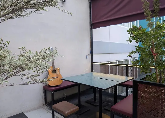 Tzone's Hostel - Quiet Place