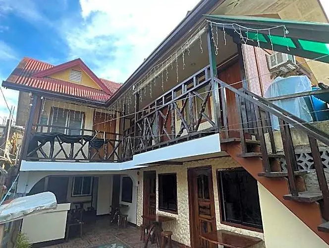 Lola Flor'S Guest House