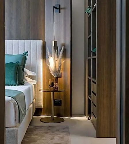 We Me Suite
