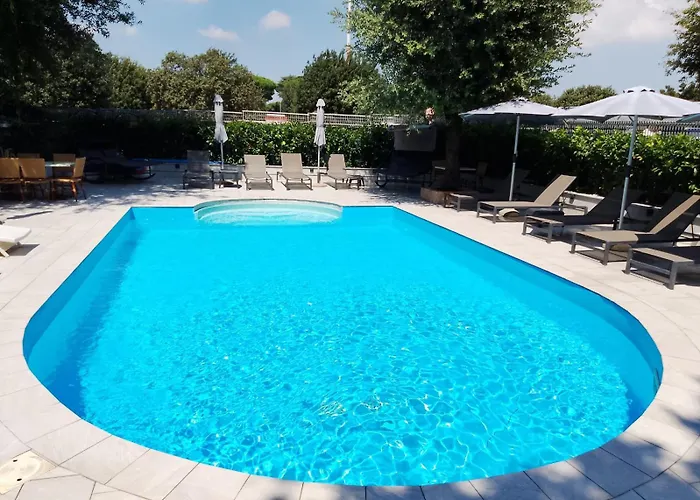 Hotel Con Piscina Capodichino International