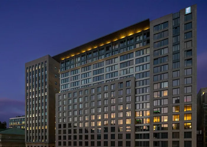 Family Friendly Hotels Embassy Suites By Hilton - Montreal
