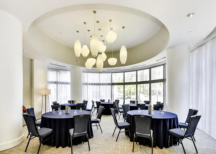 Hilton Garden Inn Alexandria Old Town National Harbor