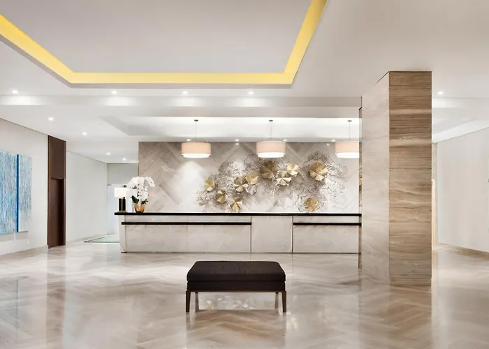  Holiday Inn & Suites Jakarta Gajah Mada By Ihg