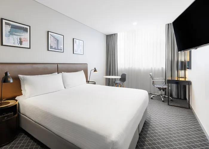 Holiday Inn & Suites Sydney Bondi Junction By Ihg