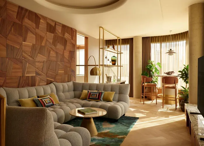  Botree London, Curio Collection By Hilton