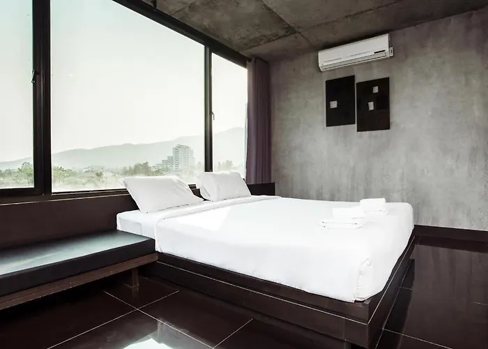 B2 Black Business And Budget Hotel