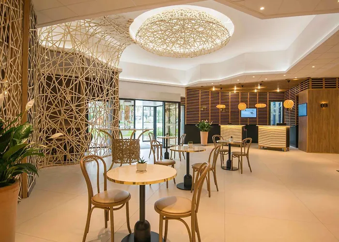 Novotel Arenas Aeroport