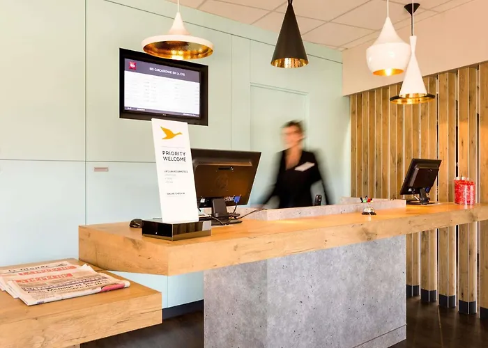 Ibis Est La Cité