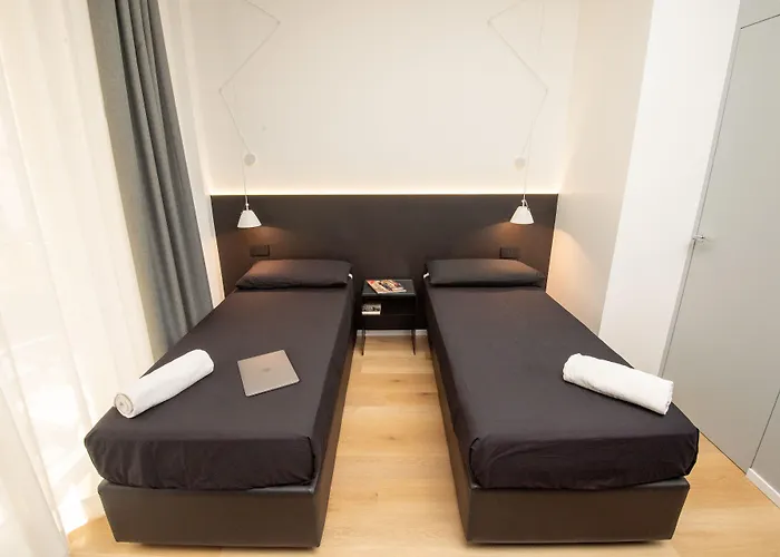 Contemporaneamente 147 - Modern&Comfort Rooms