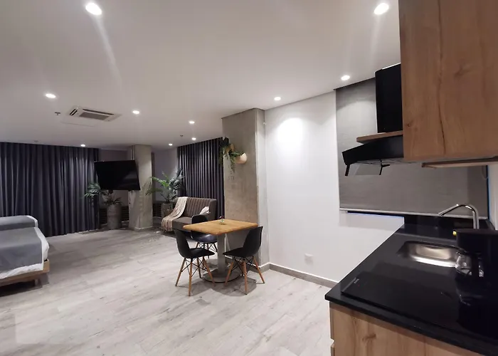 Eutopiq Hotel