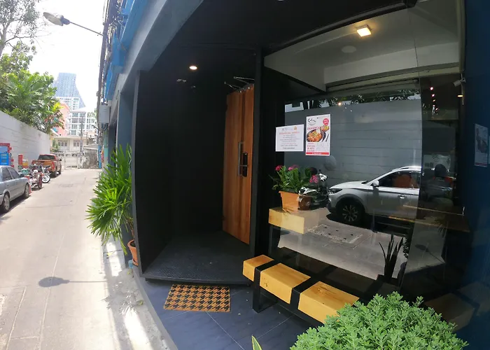 Dog friendly hotels Every Surawong