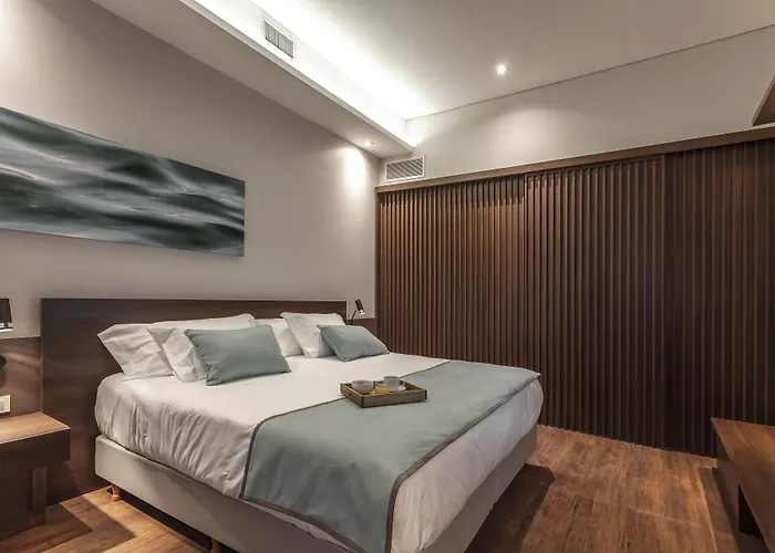 Huinid Obelisco Hotel