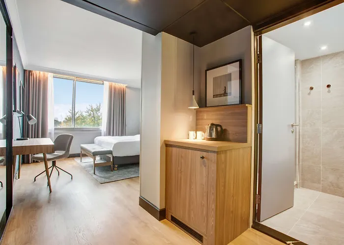  Radisson And Conference Centre London Heathrow