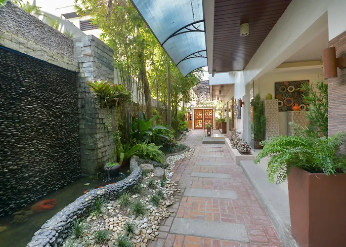 Сity center hotels Sur Beach Resort Boracay