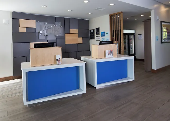 Holiday Inn Express & Suites - Downtown By Ihg