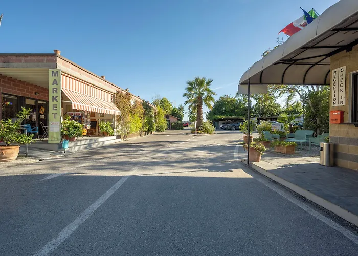 Village Torre Pendente